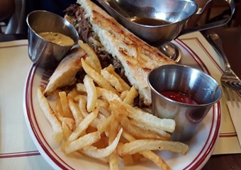 Gaslight, pet friendly restaurant in Boston Massachusetts, dogs allowed Boston restaurant