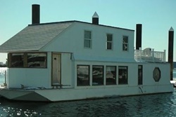 White Elephant House Boat, Boston pet friendly vacation rentals, dog friendly Boston Mass rentals